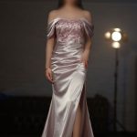 پیراهن مجلسی ساتن دکلته آفشولدر صورتی صدفی